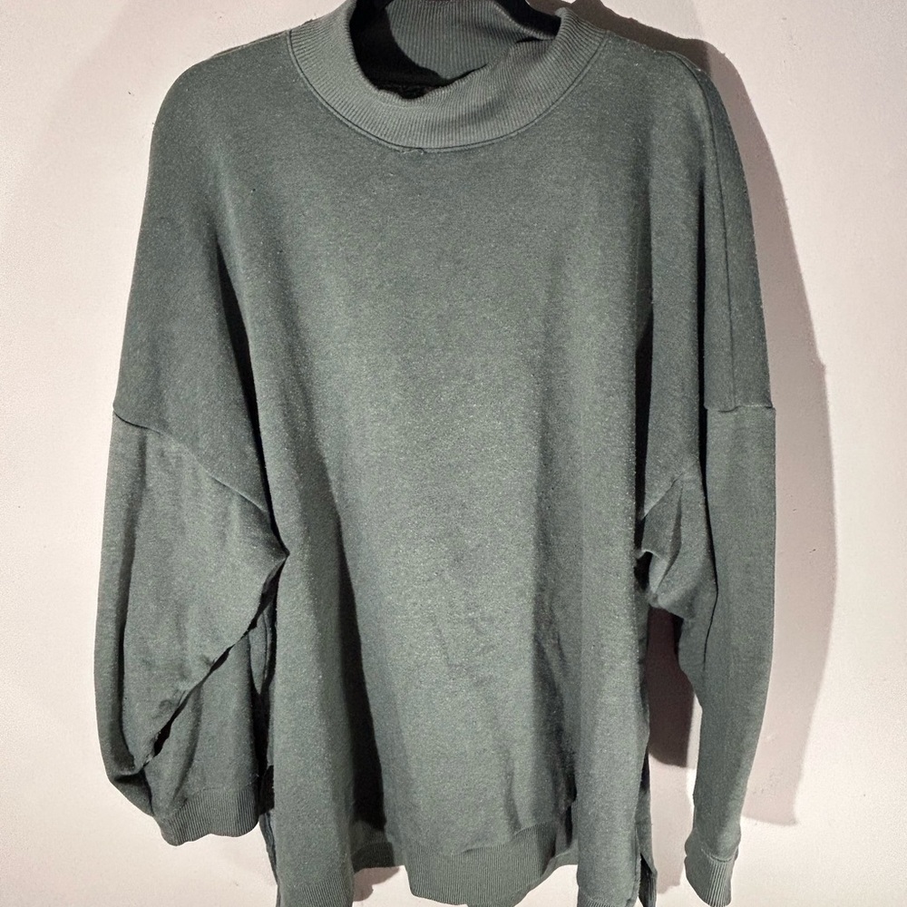 American Eagle Outfitters xxl Green Sweater GUC oversized soft and cozy